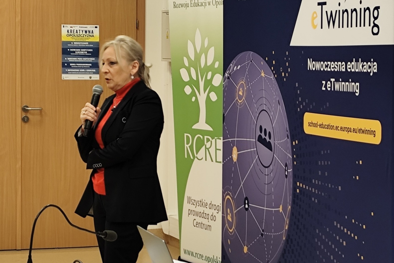 Prof. A.Weissbrot-Koziarska-na-konferencji-Kuratorium-Oswiaty